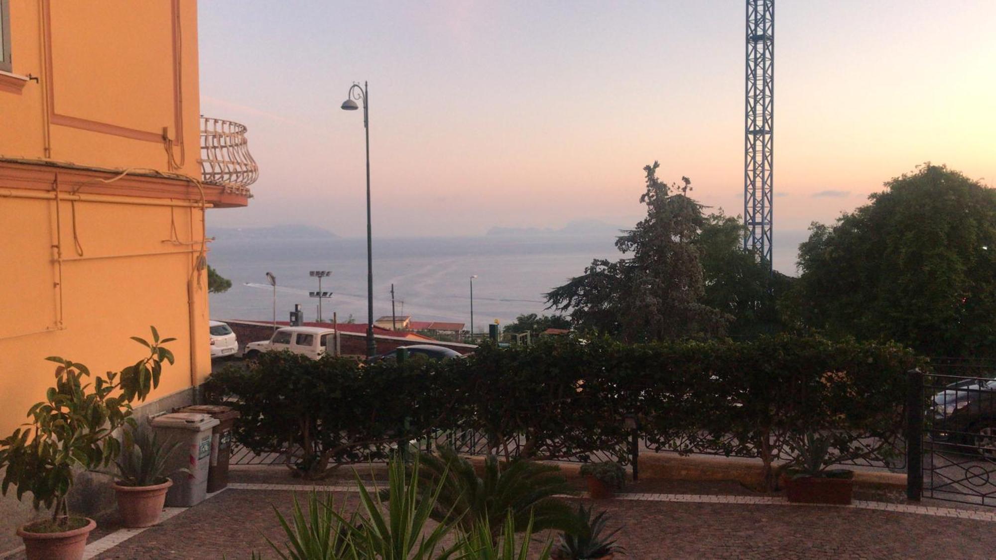 Vomero Guest House Napels Buitenkant foto